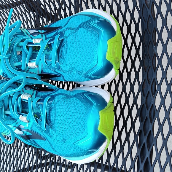 Brooks Ravenna 7 women size 9 athletic shoes - Picture 6 of 7